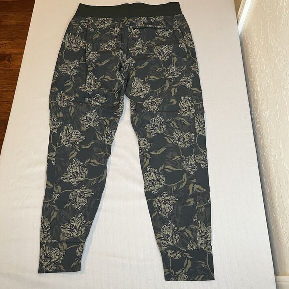 Athleta Size 6 Trekkie North Printed Jogger Pant Green Floral Active Athleisure - Picture 3 of 10